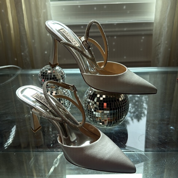 Badgley Mischka Kamilah White Satin - Picture 9 of 14